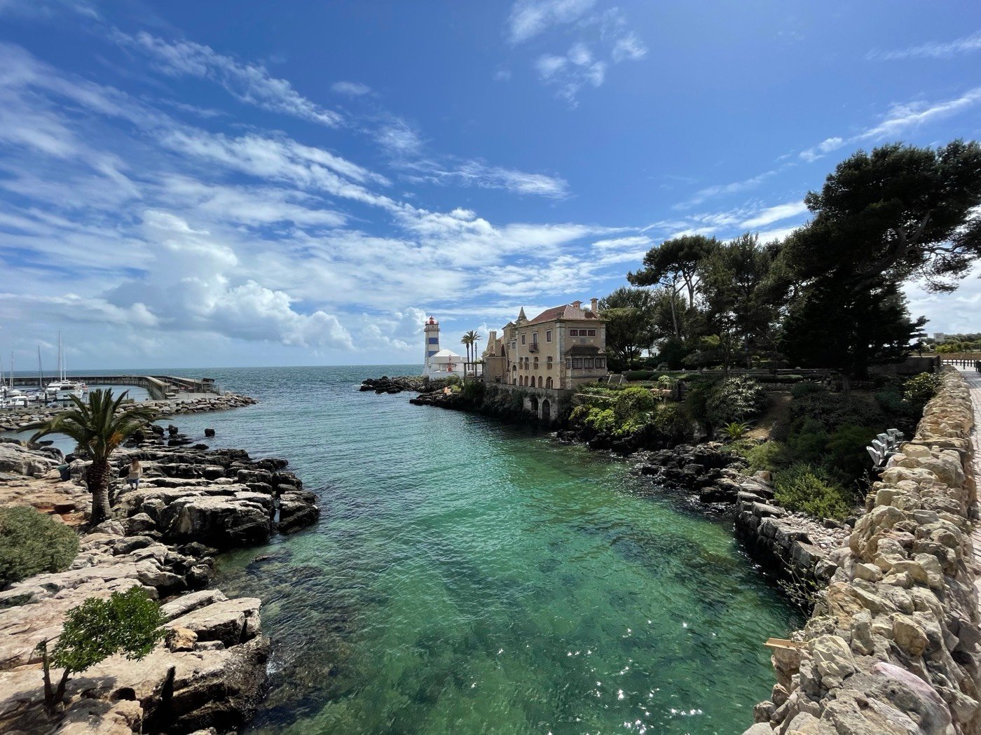 The bay at Cascais, ten minutes from the apartment